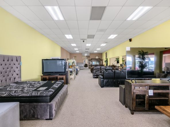 NNN Leased Retail Building - Ideal Furniture Gallery: 116 W 6th St, Hanford, CA 93230